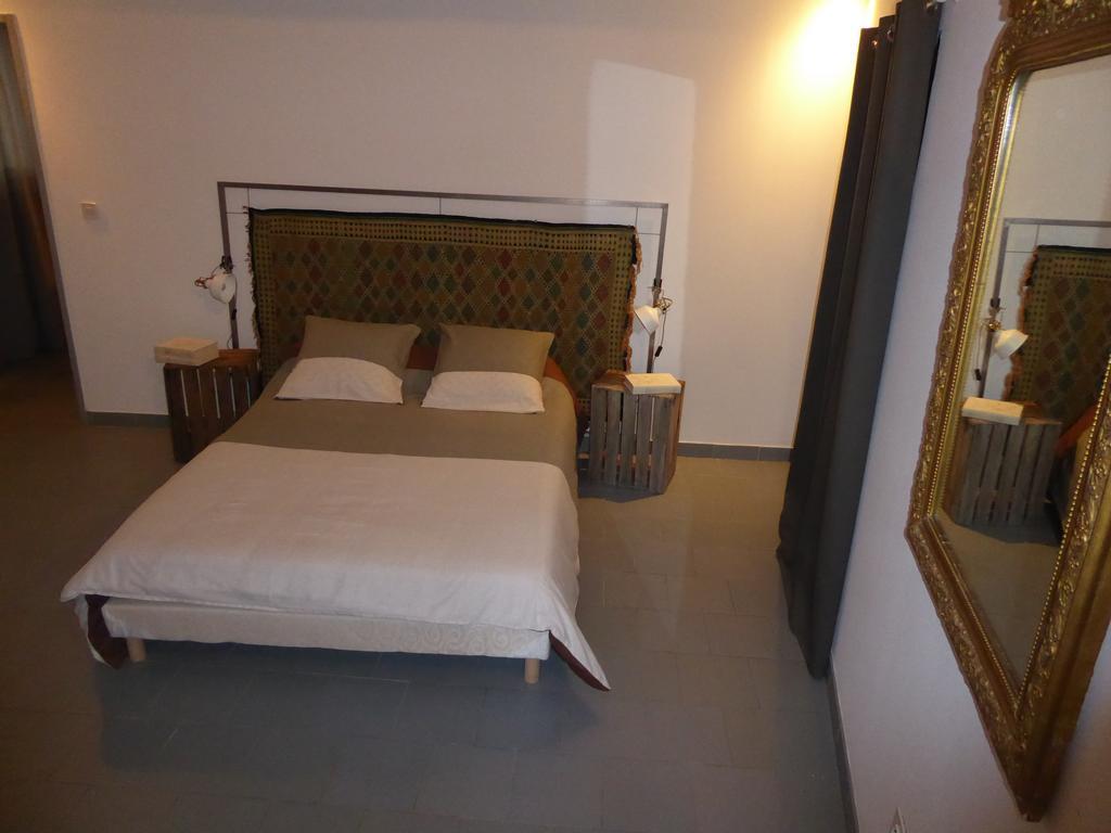 Le Planet 52 Apartment L'Isle-sur-la-Sorgue Bagian luar foto