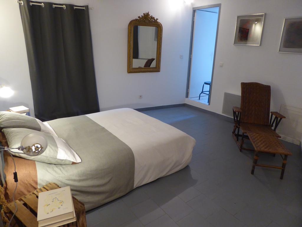 Le Planet 52 Apartment L'Isle-sur-la-Sorgue Bagian luar foto